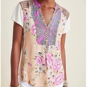 Tiny anthropologie brand Floral V-Neck Short Sleeve Top